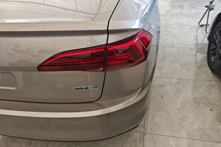 Used Volkswagen Bora 2020 1.5L Automatic Elite Version Right Rear Taillight