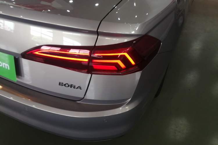 Used Volkswagen Bora 2020 1.5L Automatic Elite Version Right Rear Taillight