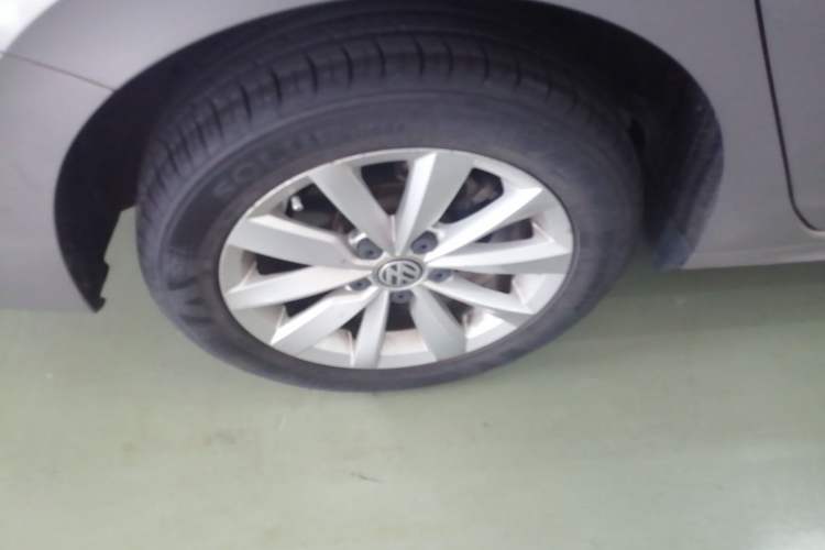 Used Volkswagen Bora 2020 1.5L Automatic Elite Version Right Rear Wheel Hub