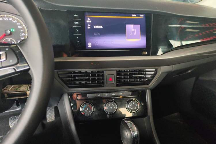 Used Volkswagen Bora 2021 1.5L Automatic Comfort Smart Connect Edition Audio And AC Panel