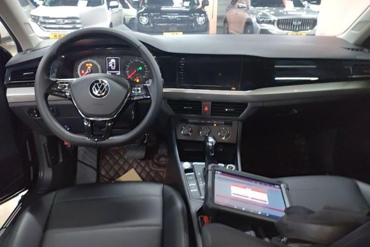 Used Volkswagen Bora 2021 1.5L Automatic Fashionable Smart Connectivity Version Center Console