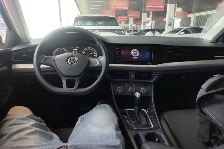 Used Volkswagen Bora 2021 1.5L Automatic Fashionable Smart Connectivity Version Center Console