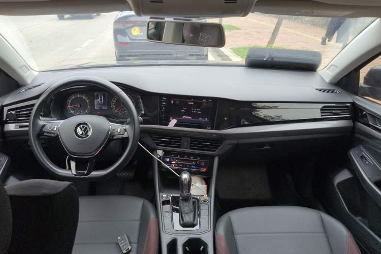 Used Volkswagen Bora 2021 1.5L Automatic Elite Smart Connect Edition Center Console