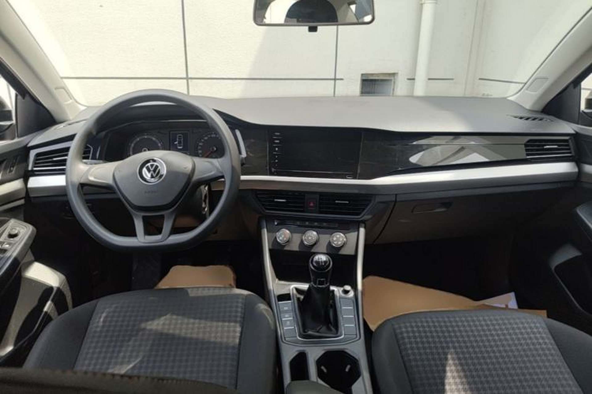 Used Volkswagen Bora 2021 1.5L Manual Fashion Smart Connect Edition Center Console