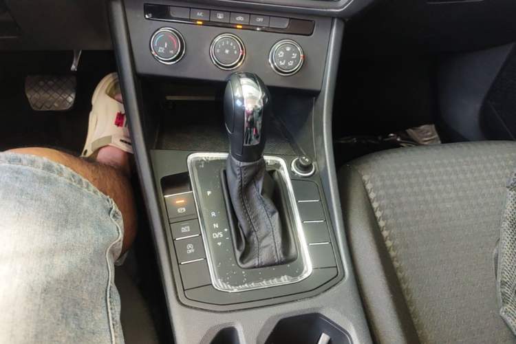 Used Volkswagen Bora 2021 1.5L Automatic Fashionable Smart Connectivity Version Gear Lever