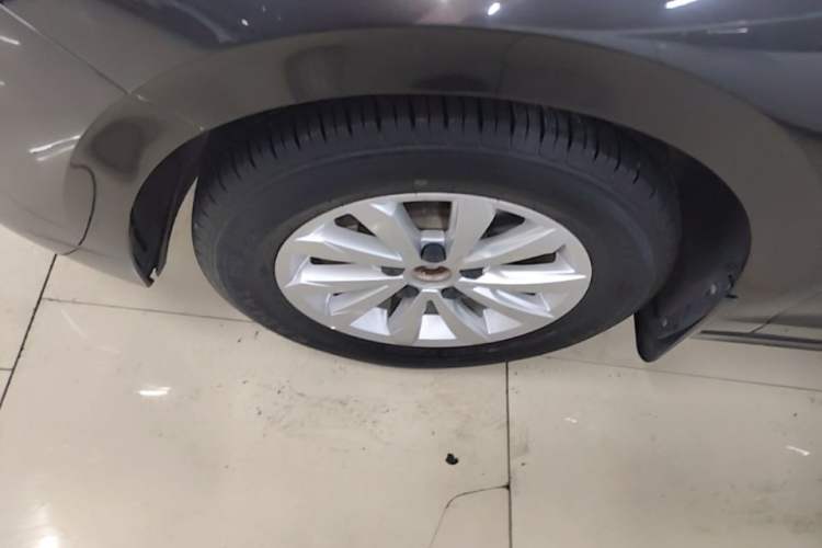 Used Volkswagen Bora 2021 1.5L Automatic Fashionable Smart Connectivity Version Left Front Wheel Hub