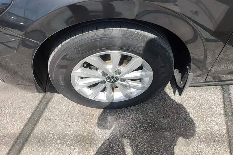Used Volkswagen Bora 2021 1.5L Automatic Fashionable Smart Connectivity Version Left Front Wheel Hub