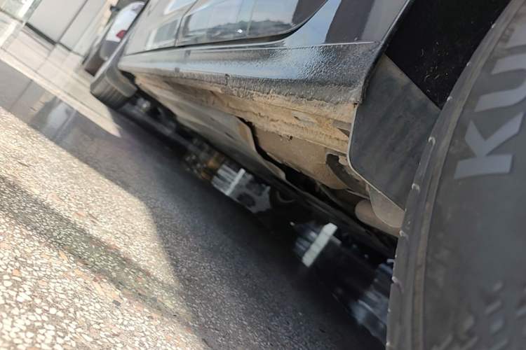 Used Volkswagen Bora 2021 1.5L Automatic Fashionable Smart Connectivity Version Left Side Sill