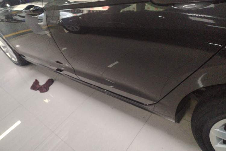 Used Volkswagen Bora 2021 1.5L Automatic Comfort Smart Connect Edition Left Side Sill