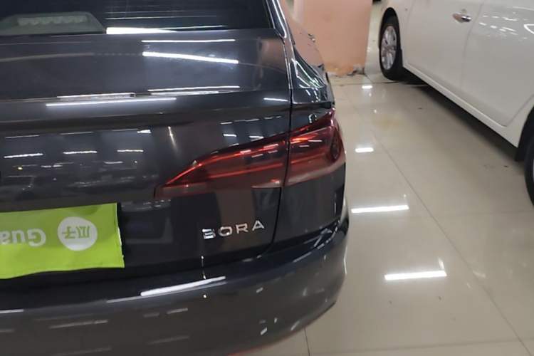 Used Volkswagen Bora 2021 1.5L Automatic Fashionable Smart Connectivity Version Right Rear Taillight