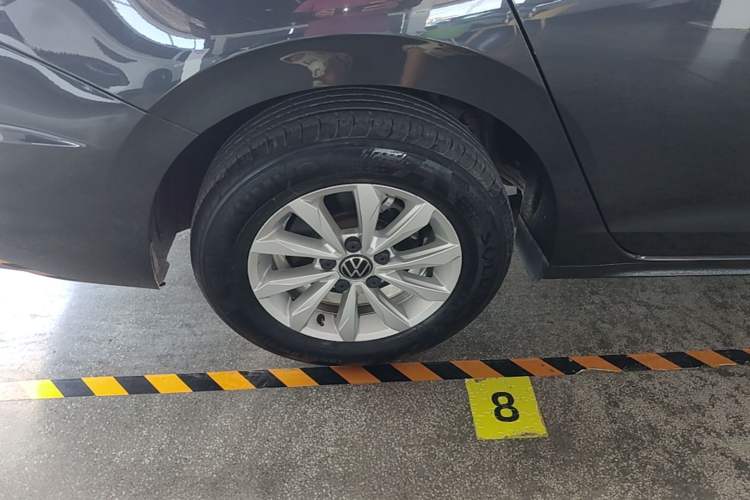 Used Volkswagen Bora 2021 1.5L Automatic Fashionable Smart Connectivity Version Right Rear Wheel Hub