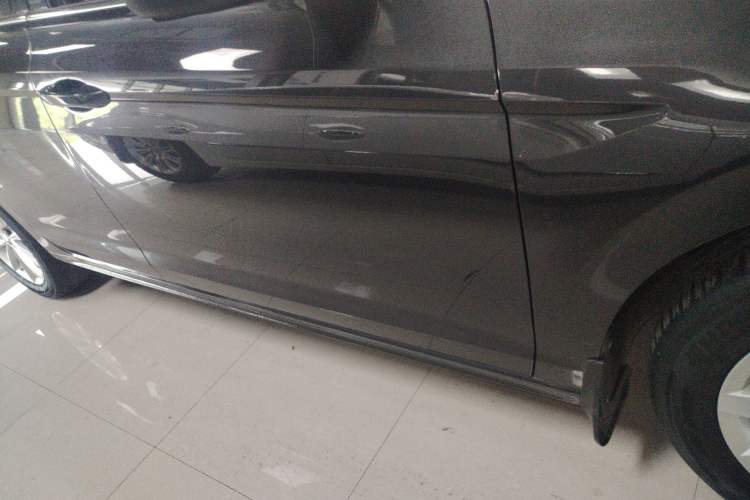 Used Volkswagen Bora 2021 1.5L Automatic Comfort Smart Connect Edition Right Side Sill