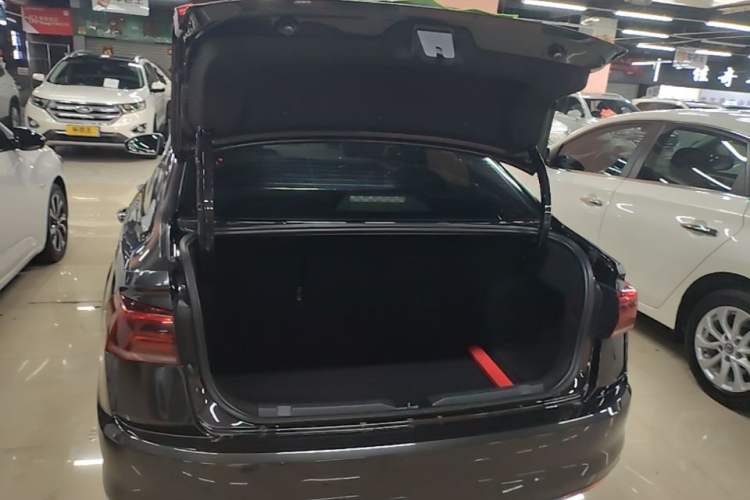 Used Volkswagen Bora 2021 1.5L Automatic Fashionable Smart Connectivity Version Trunk