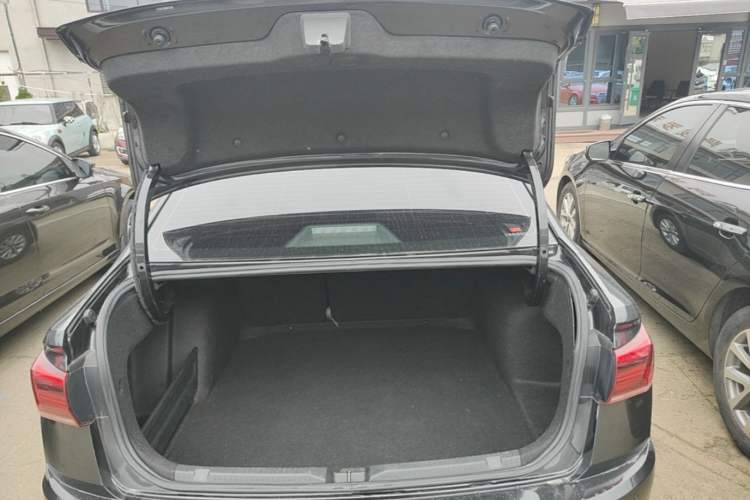 Used Volkswagen Bora 2021 1.5L Automatic Fashionable Smart Connectivity Version Trunk