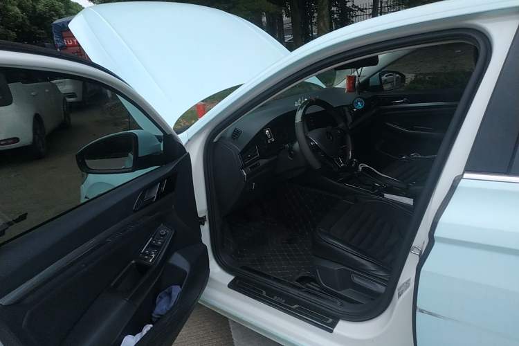 Used Volkswagen Bora 2021 1.5L Automatic Elite Smart Connect Edition Driver Seat
