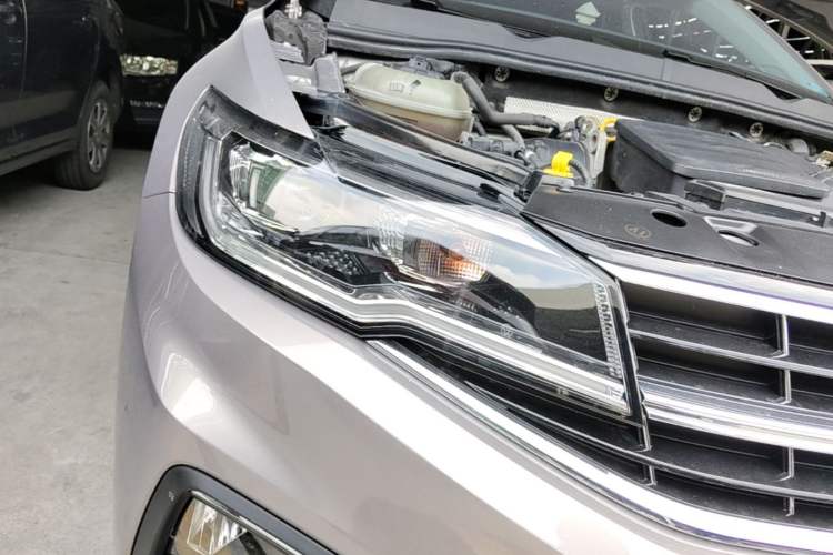 Used Volkswagen Bora 2021 1.5L Automatic Elite Smart Connect Edition Right Front Headlight