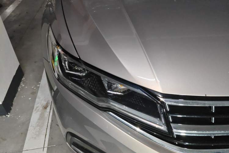 Used Volkswagen Bora 2021 1.5L Automatic Elite Smart Connect Edition Right Front Headlight