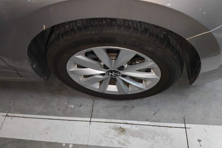 Used Volkswagen Bora 2021 1.5L Automatic Elite Smart Connect Edition Right Front Wheel Hub