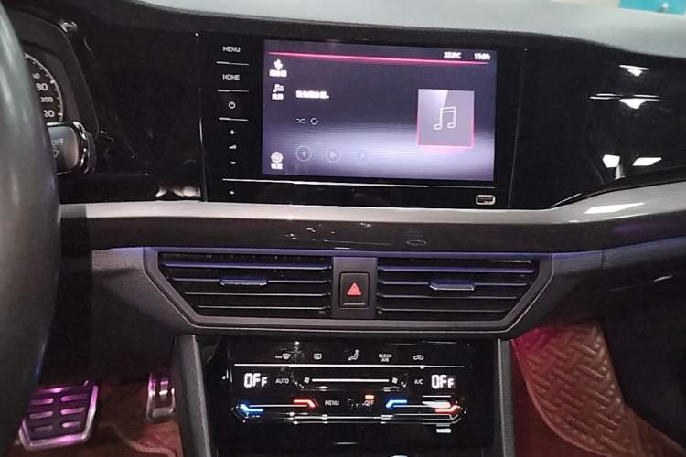 Used Volkswagen Bora 2021 1.5L Automatic Elite Smart Connect Edition Audio And AC Panel
