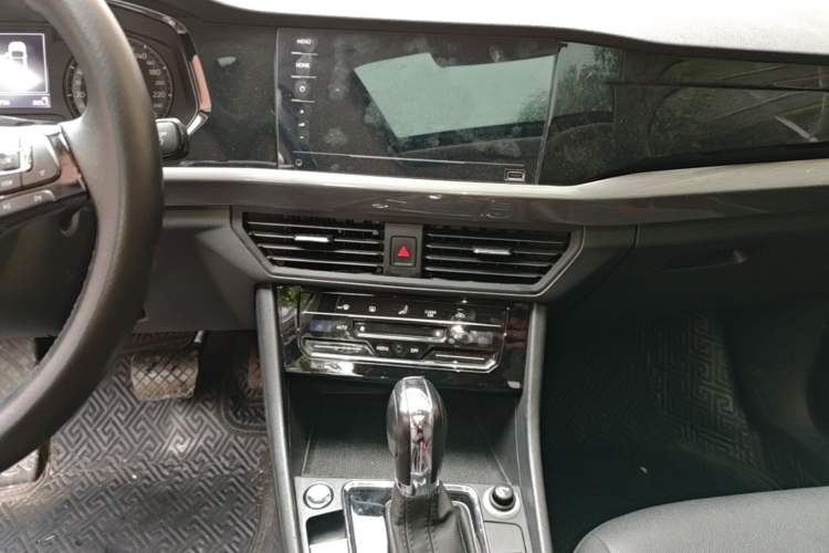 Used Volkswagen Bora 2021 1.5L Automatic Elite Smart Connect Edition Audio And AC Panel