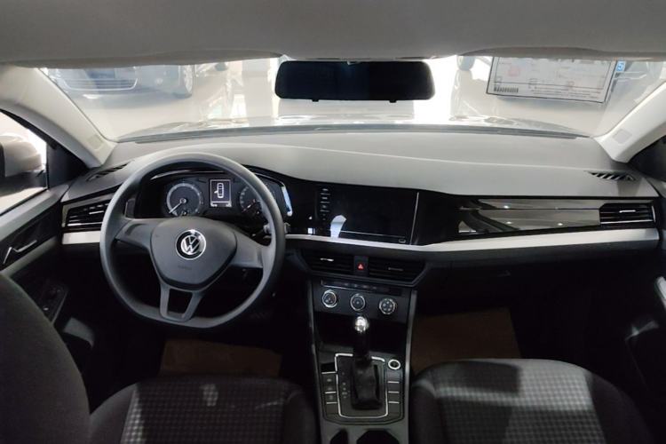Used Volkswagen Bora 2021 1.5L Automatic Fashionable Smart Connectivity Version Center Console