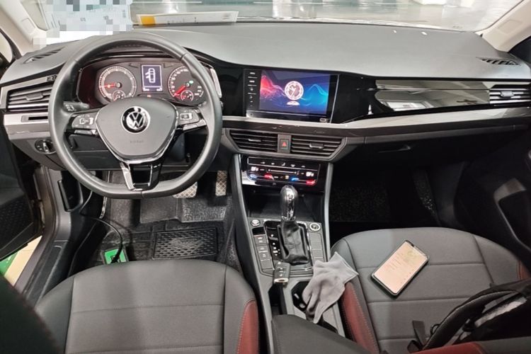 Used Volkswagen Bora 2021 1.5L Automatic Elite Smart Connect Edition Center Console