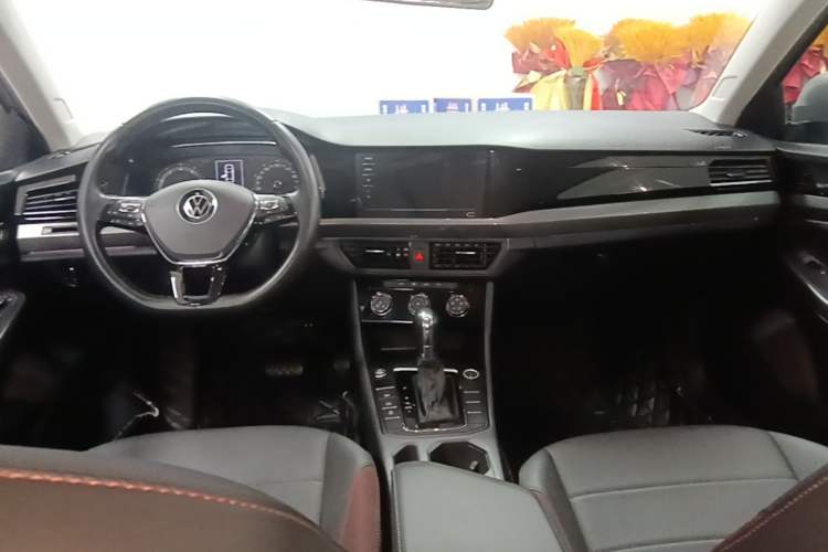 Used Volkswagen Bora 2021 1.5L Automatic Comfort Smart Connect Edition Center Console