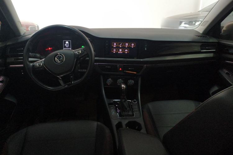 Used Volkswagen Bora 2021 1.5L Automatic Comfort Smart Connect Edition Center Console