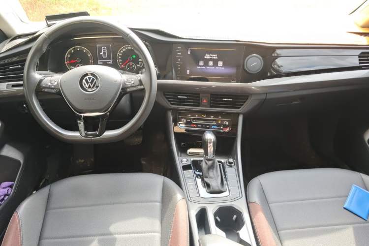Used Volkswagen Bora 2021 1.5L Automatic Elite Smart Connect Edition Center Console