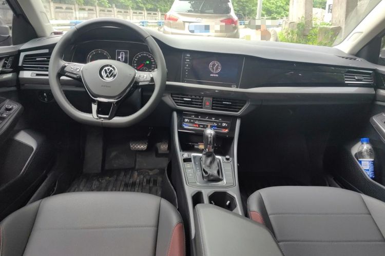 Used Volkswagen Bora 2021 1.5L Automatic Elite Smart Connect Edition Center Console