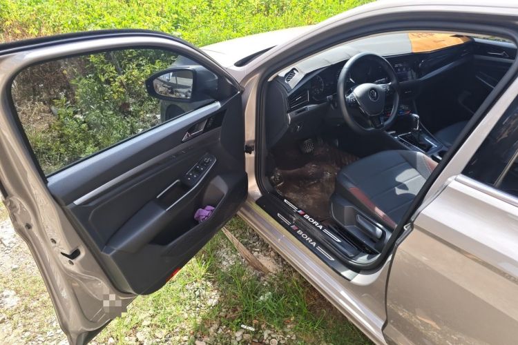 Used Volkswagen Bora 2021 1.5L Automatic Elite Smart Connect Edition Driver Seat