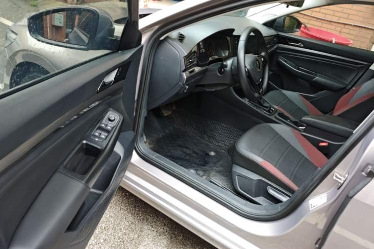 Used Volkswagen Bora 2021 1.5L Automatic Elite Smart Connect Edition Driver Seat