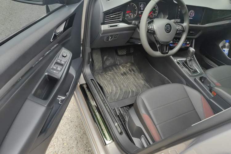 Used Volkswagen Bora 2021 1.5L Automatic Elite Smart Connect Edition Driver Seat