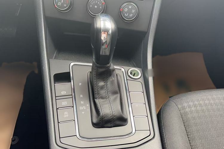 Used Volkswagen Bora 2021 1.5L Automatic Fashionable Smart Connectivity Version Gear Lever