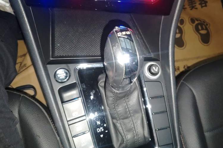 Used Volkswagen Bora 2021 280TSI DSG Elite Smart Connectivity Version Gear Lever