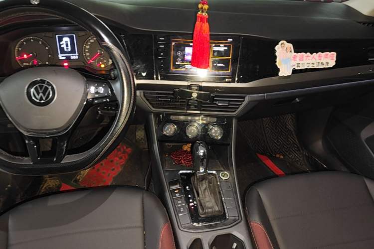 Used Volkswagen Bora 2021 1.5L Automatic Comfort Smart Connect Edition Gear Lever