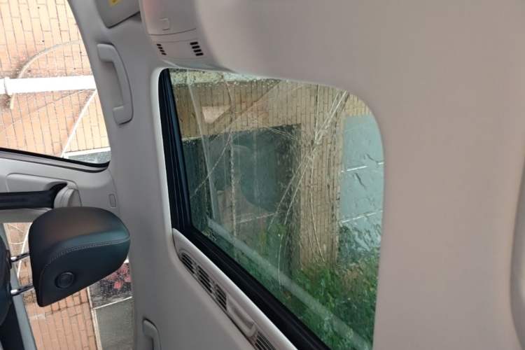 Used Volkswagen Bora 2021 1.5L Automatic Elite Smart Connect Edition Headliner