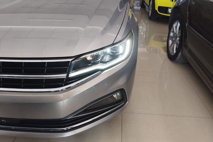 Used Volkswagen Bora 2021 1.5L Automatic Comfort Smart Connect Edition Left Front Headlight