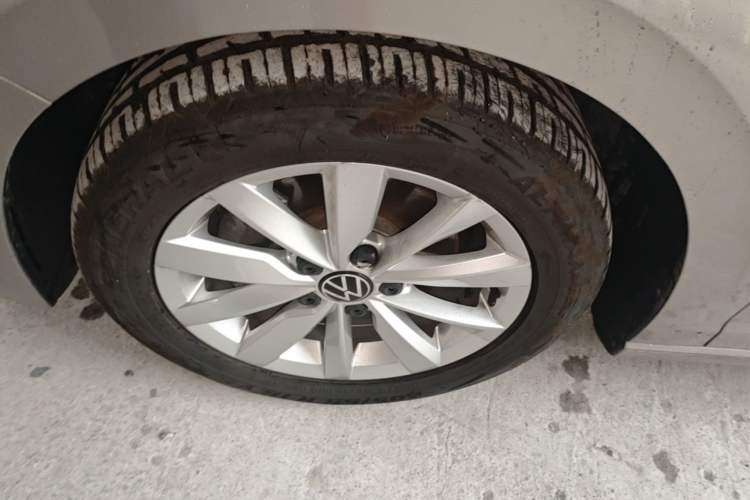 Used Volkswagen Bora 2021 280TSI DSG Elite Smart Connectivity Version Left Front Wheel Hub