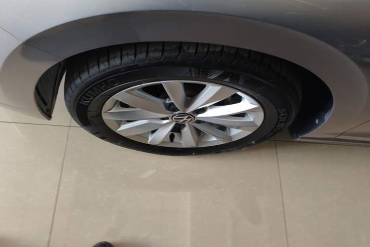 Used Volkswagen Bora 2021 1.5L Automatic Comfort Smart Connect Edition Left Front Wheel Hub