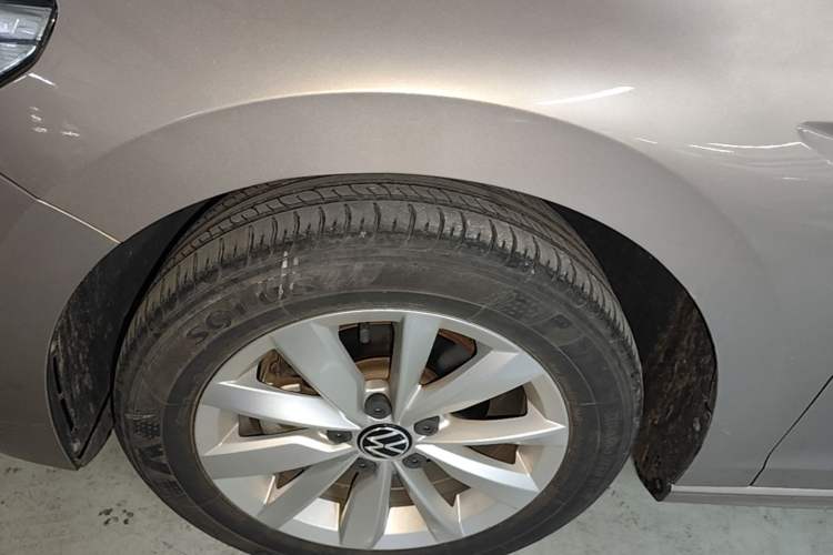 Used Volkswagen Bora 2021 1.5L Automatic Comfort Smart Connect Edition Left Front Wheel Hub
