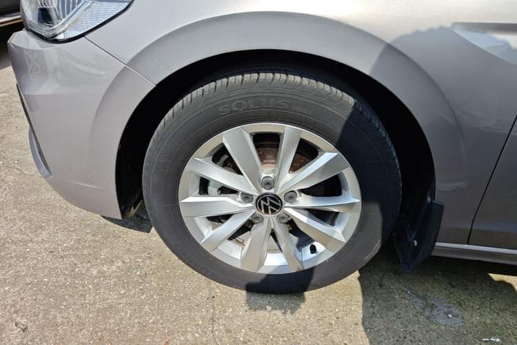 Used Volkswagen Bora 2021 1.5L Automatic Comfort Smart Connect Edition Left Front Wheel Hub