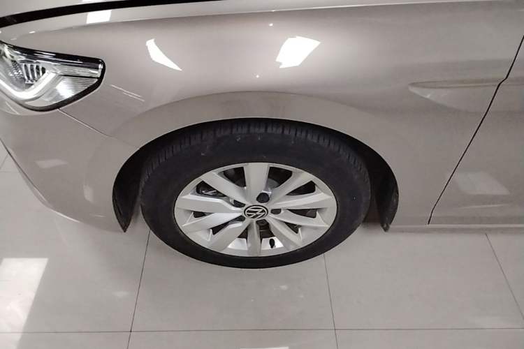 Used Volkswagen Bora 2021 1.5L Automatic Elite Smart Connect Edition Left Front Wheel Hub