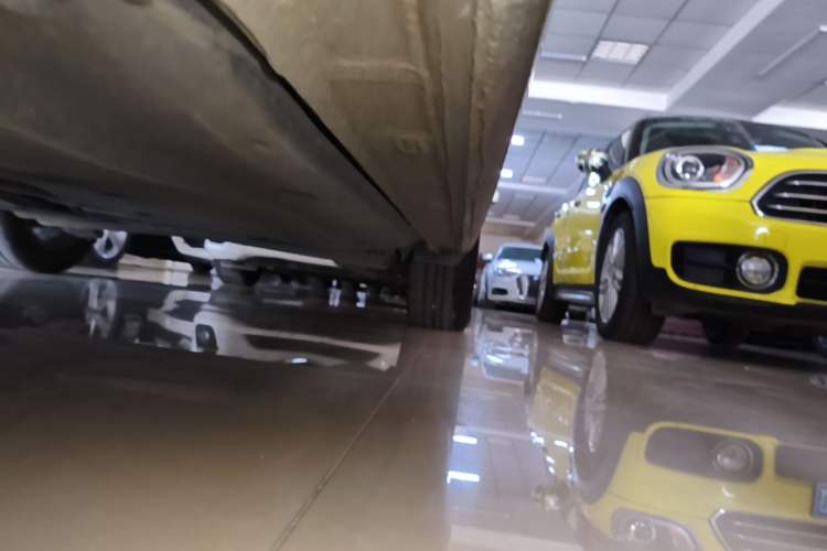 Used Volkswagen Bora 2021 1.5L Automatic Comfort Smart Connect Edition Left Side Sill