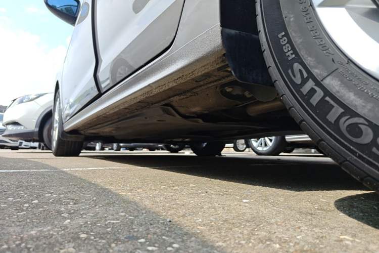 Used Volkswagen Bora 2021 1.5L Automatic Comfort Smart Connect Edition Left Side Sill