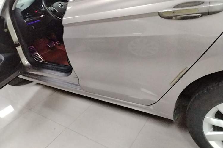 Used Volkswagen Bora 2021 1.5L Automatic Elite Smart Connect Edition Left Side Sill