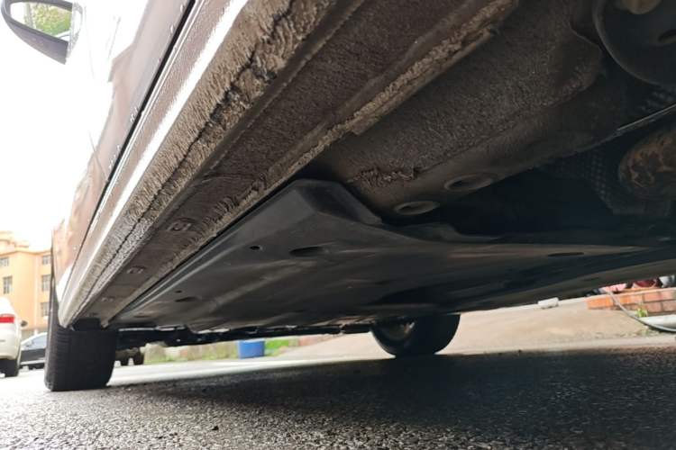 Used Volkswagen Bora 2021 1.5L Automatic Elite Smart Connect Edition Left Side Sill