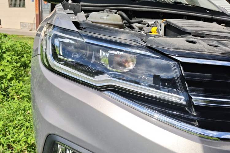 Used Volkswagen Bora 2021 1.5L Automatic Elite Smart Connect Edition Right Front Headlight