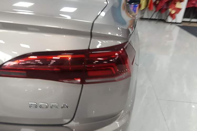 Used Volkswagen Bora 2021 1.5L Automatic Comfort Smart Connect Edition Right Rear Taillight