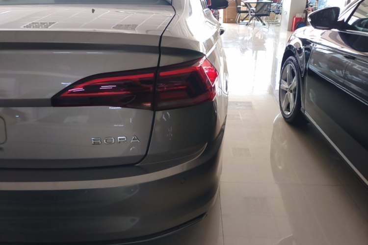 Used Volkswagen Bora 2021 1.5L Automatic Comfort Smart Connect Edition Right Rear Taillight